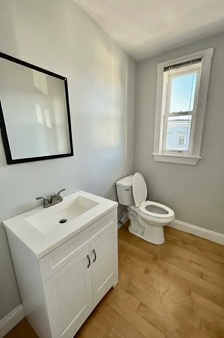 Building Photo - 1085 Dorchester Ave #2