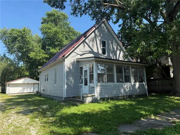 1208 Marshall Ave, Paris, IL 61944