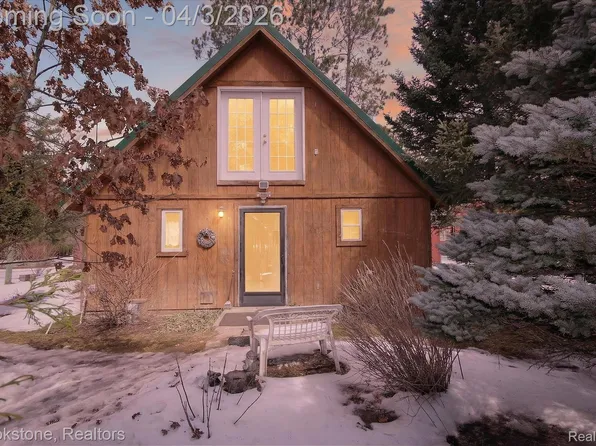 4163 Hanson Rd, Lewiston, MI 49756