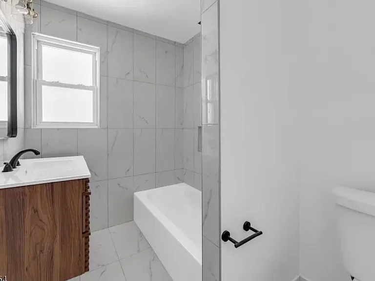 114 King St #3 — Photo 6
