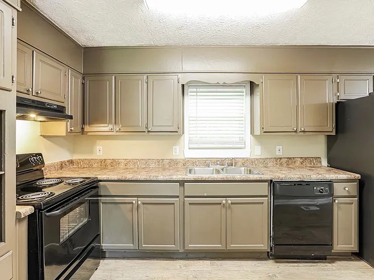 2397 Shire Ct — Photo 8