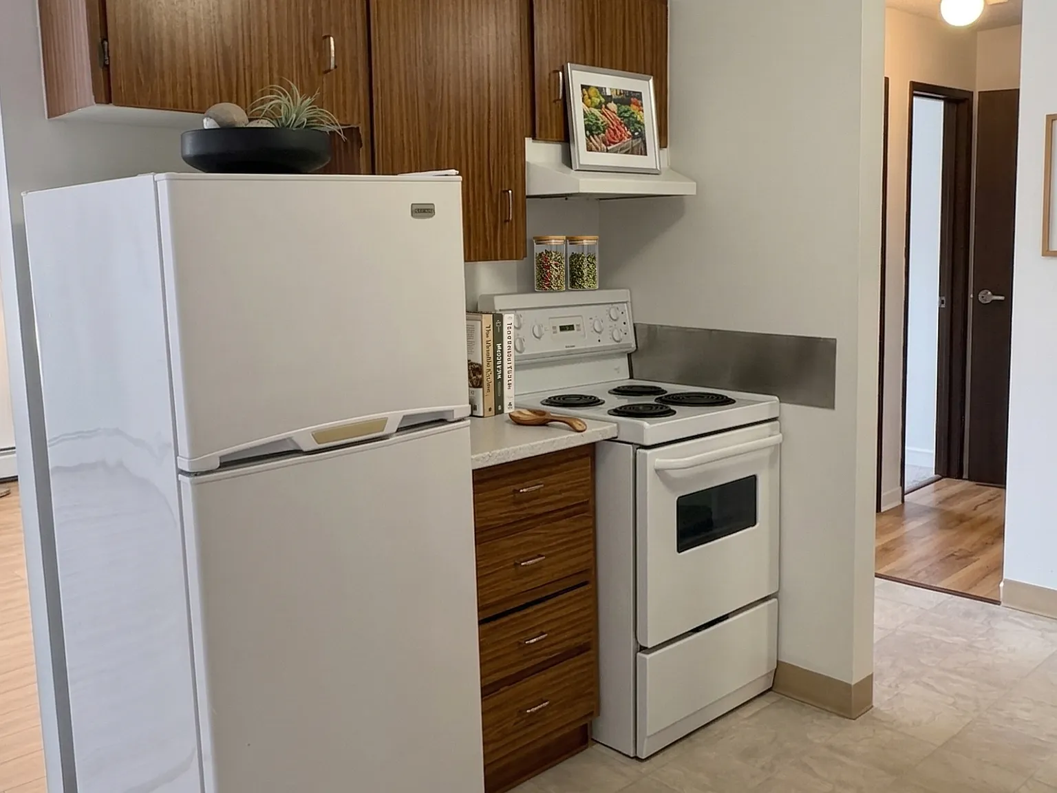 Tsushuma Apartments - 12108 82 St NW — Photo 4