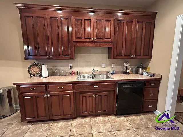103 Winthrop Ct — Photo 5