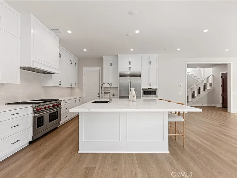 207 Alora — Photo 22