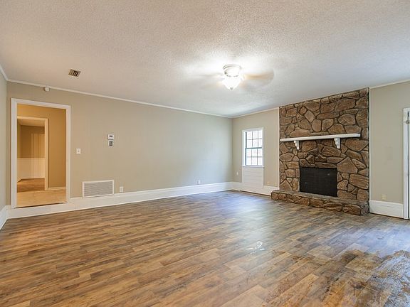4th image of 914 Worth Ave