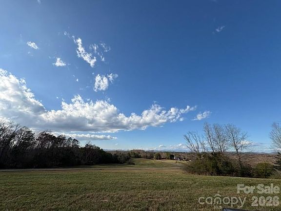 5th image of 211-212 Farris Rd