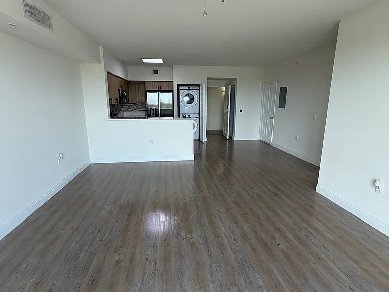 983 SW 37th Ave #607 — Photo 5