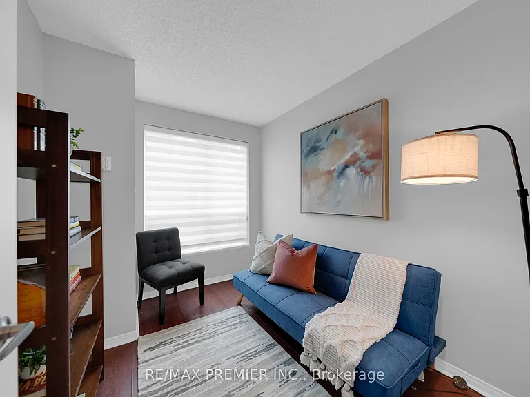 51 Baffin Ct #220 — Photo 29