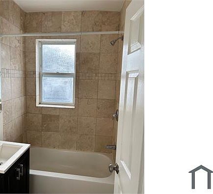 2nd image of 4058 W Division St #2