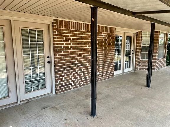 5th image of 1002 E Mahar Dr