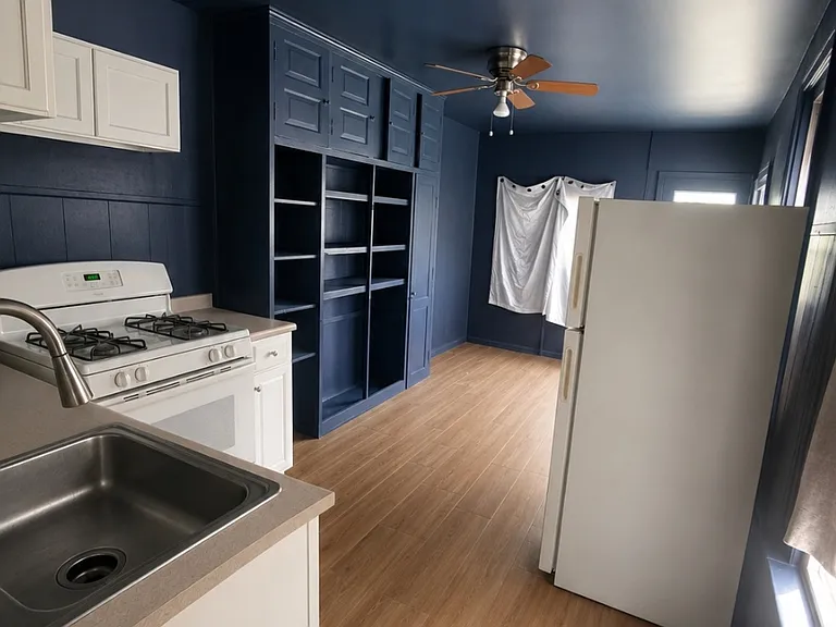 1313 Vandever Ave — Photo 2