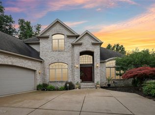 382 W Glen Eagle Dr, Highland Heights, OH 44143