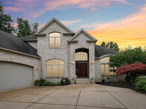382 W Glen Eagle Dr, Cleveland, OH 44143