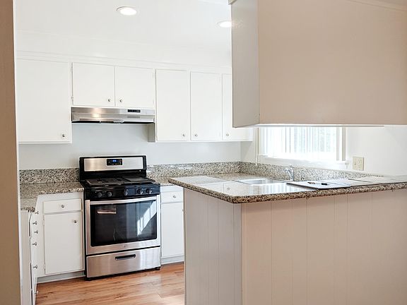 3rd image of 290 S Oakland Ave APT 10