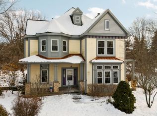 5971 Creekview Ct, Ann Arbor, MI 48108