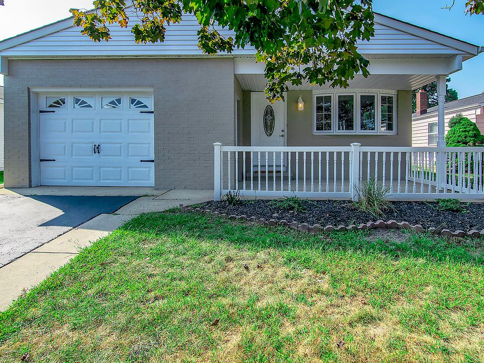 1st image of 25 Lismore Dr
