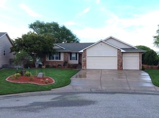 2922 N Cardington Ct, Wichita, KS 67205