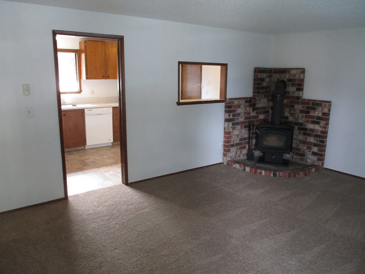 Two-Bedroom, One-Bathroom Duplex Near Downtown Gig Harbor — Photo 3