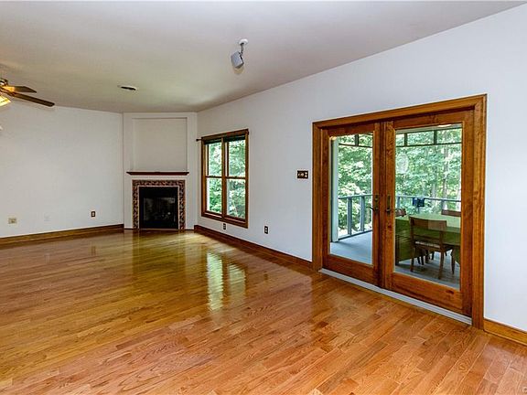 3rd image of 20137 Oak River Ct
