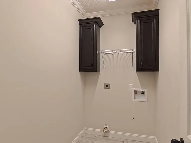 7266 Creek Ridge Rd — Photo 10