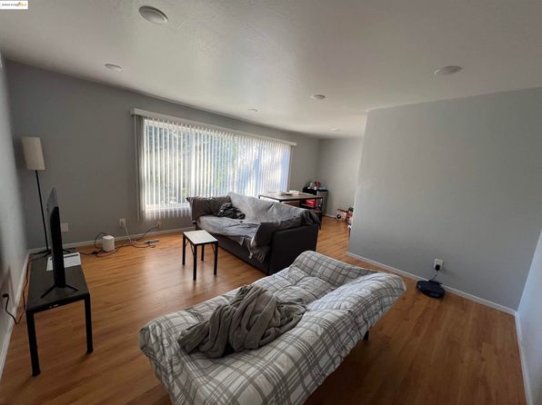 2636 Warring St #205