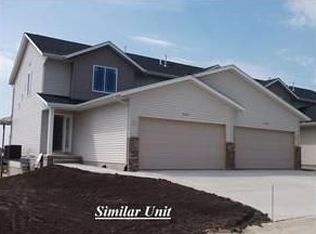 1909 Rosehill Dr SW, Cedar Rapids, IA 52404