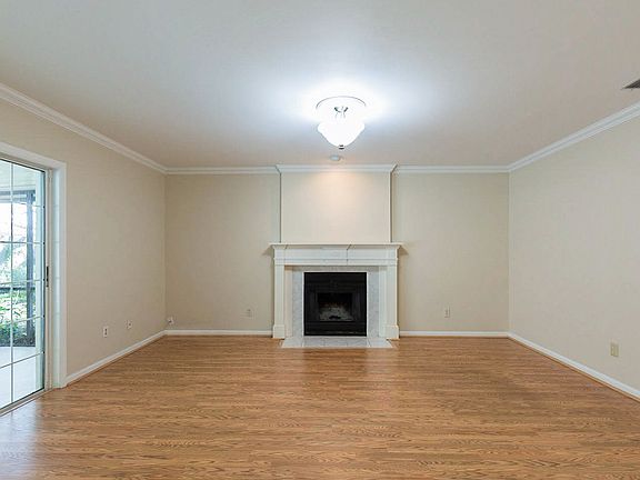 3rd image of 8609 Leighton Dr