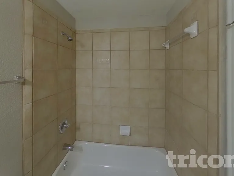 7814 Longbow Ln — Photo 13