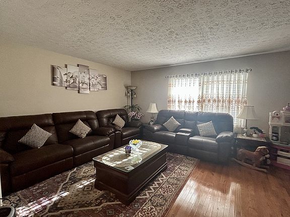 2nd image of 1503 Lomond Dr