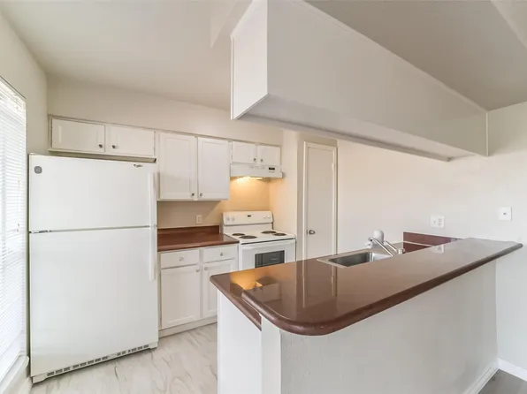6202 Skyline Dr APT 44, Houston, TX 77057