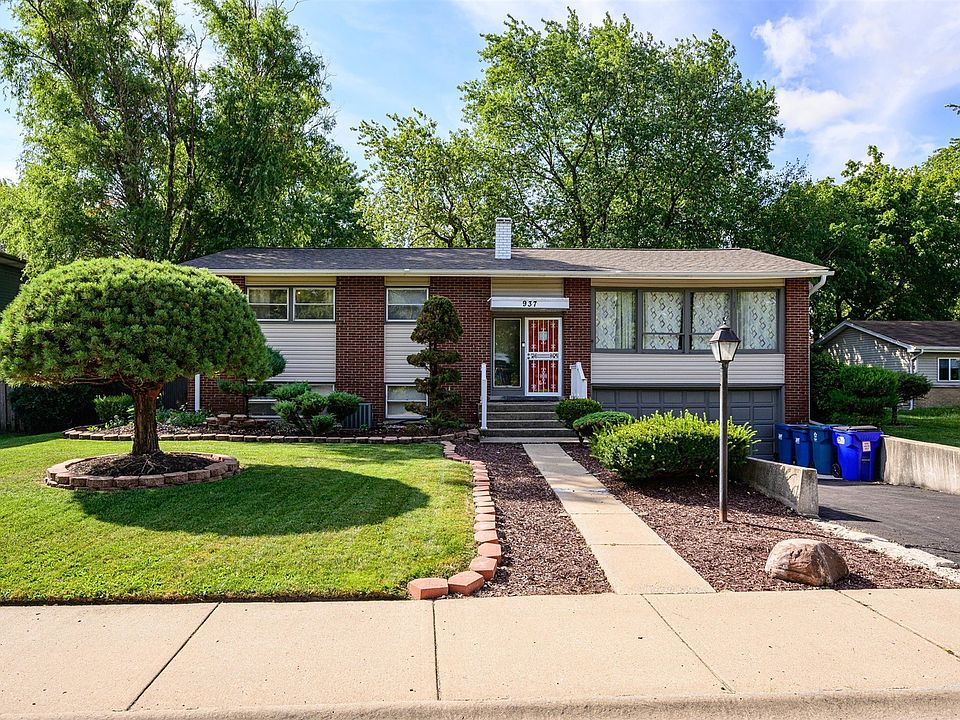 1st image of 937 Riverview Dr