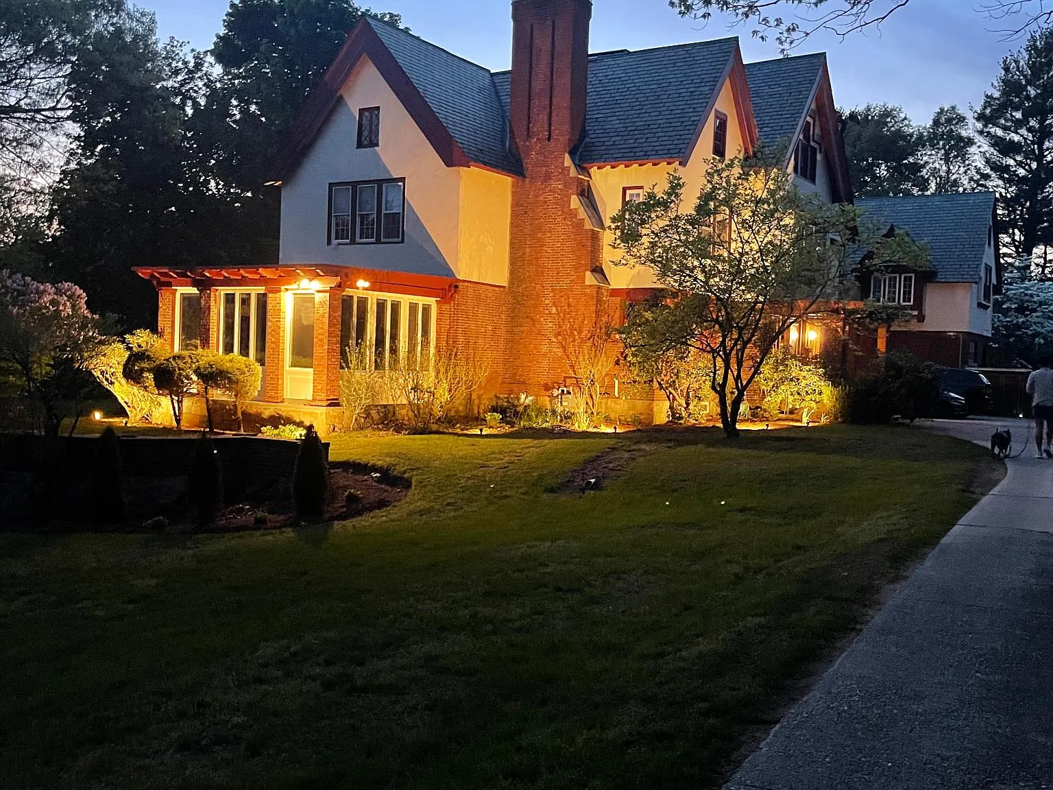 8 bed, 7244 sqft, $850 — Photo 2