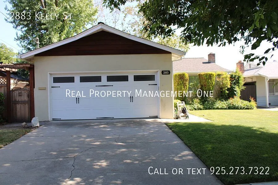 2883 Kelly St photo 1