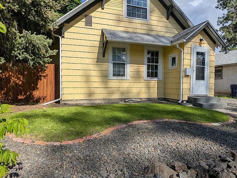 4117 S Grand Blvd — Photo 1