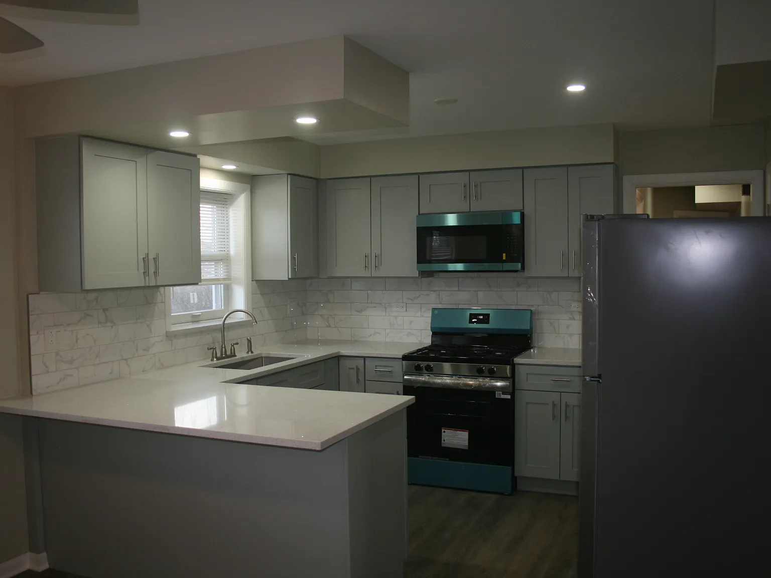 3 bed, 1.5 bath, $2,900 — Photo 4