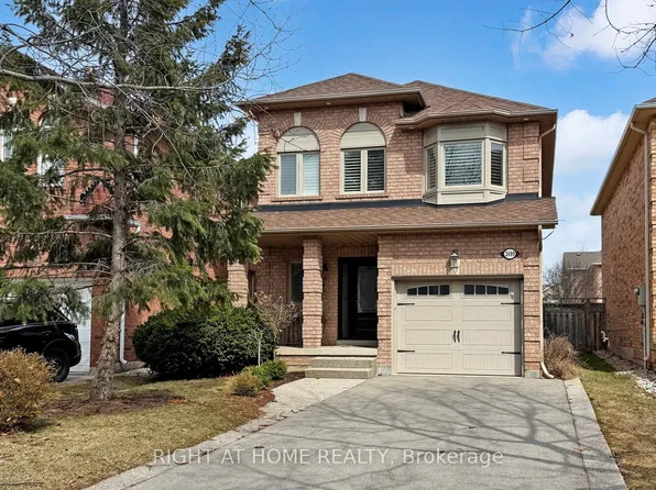 2499 Logan Ave, Oakville, ON L6H 6S1