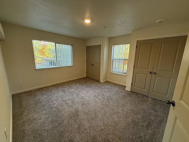 Sierra Point Apartments — Photo 14