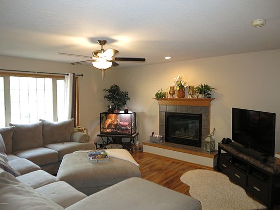 3rd image of 10373 Shuman St