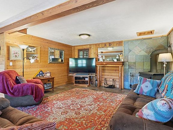 5th image of 220 Garden Ln