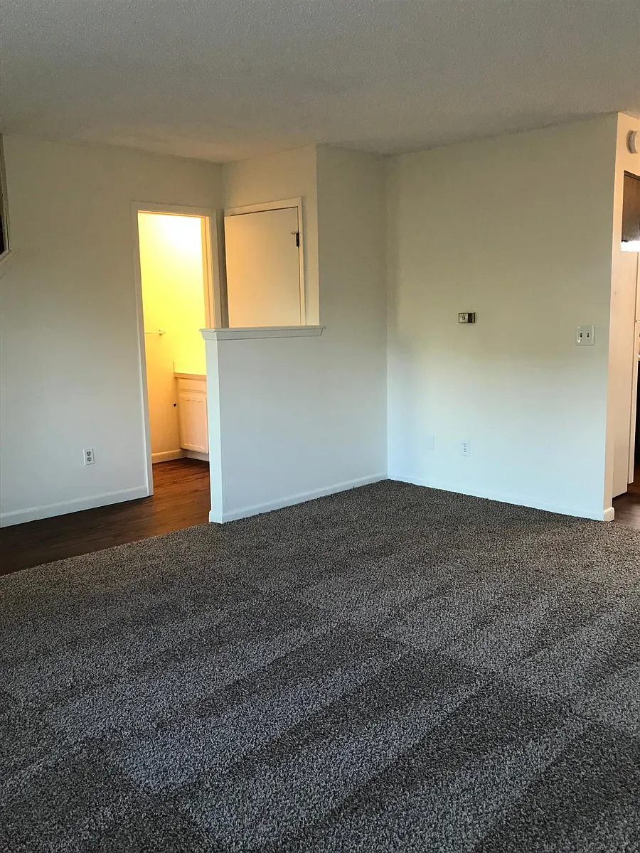 Living room to half bath - 333 23rd Ave