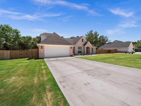 2nd image of 19339 Cedarpark Pl