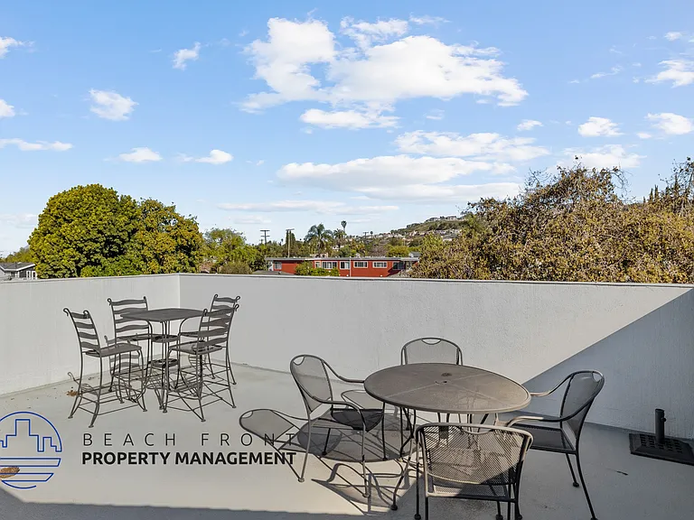 1855 Stanley Ave — Photo 12