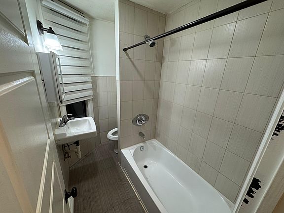 5th image of 484 Mercer St #G3