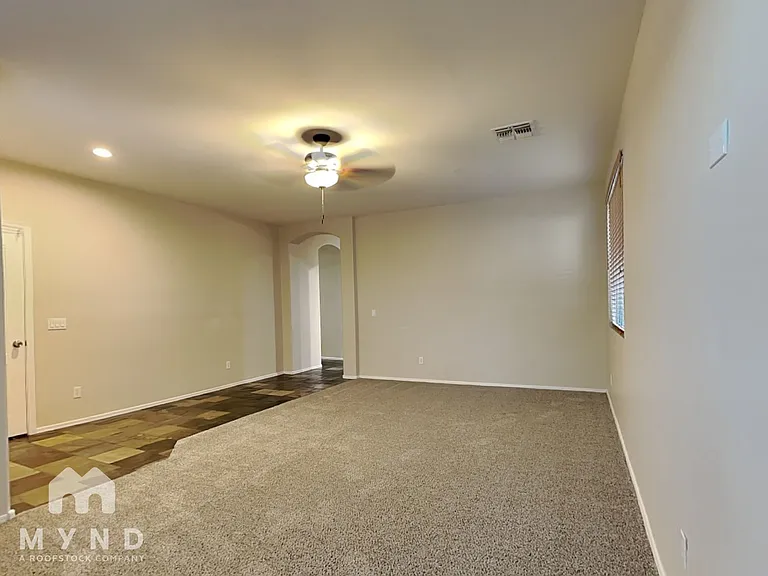 12206 W Lincoln St — Photo 8