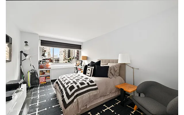 Sold by Douglas Elliman | media 31