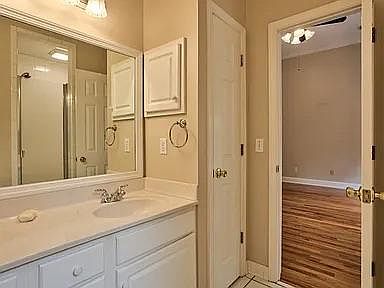 4th image of 3211 Castle Ct