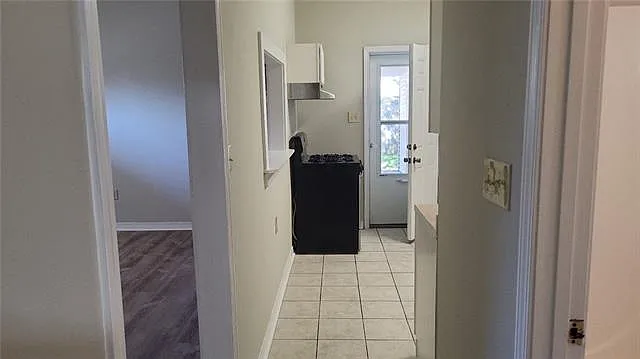 2 bed, 1.0 bath, 900 sqft, $1,200 — Photo 4