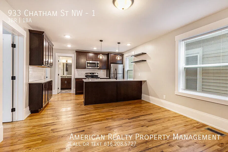 933 Chatham St NW — Photo 2