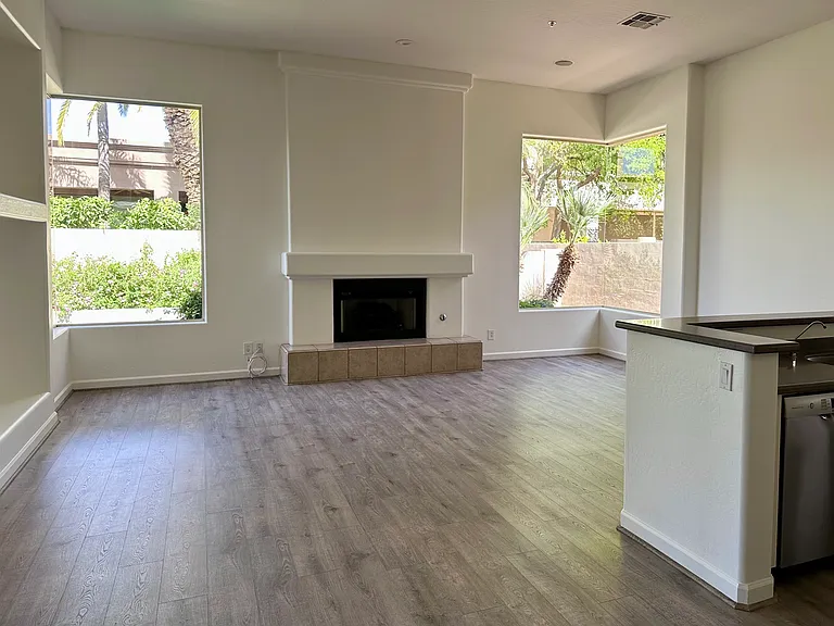 7460 E Tuckey Ln — Photo 14