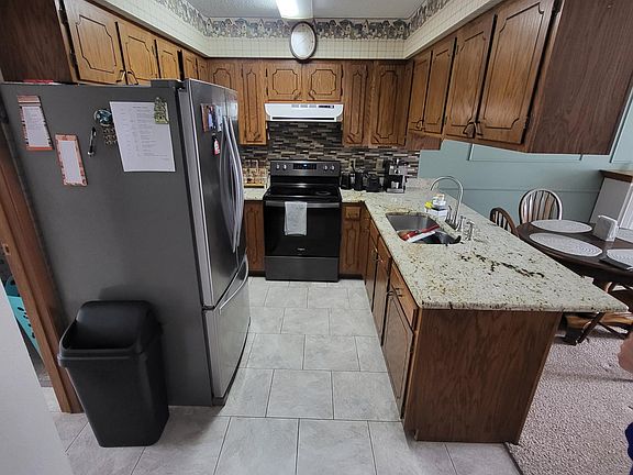 3rd image of 517 Central Ave